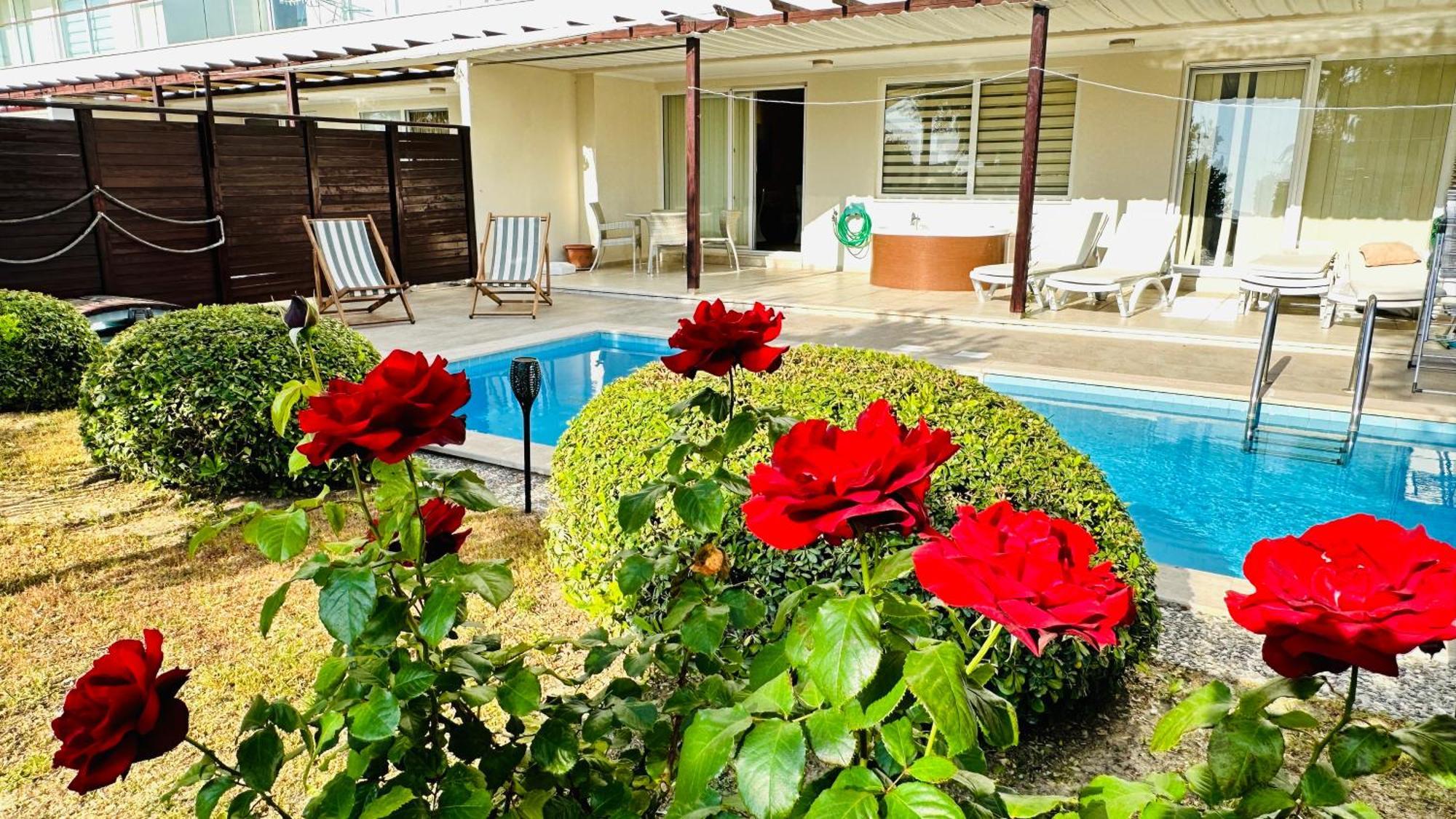 Babylon Luxury Villa With Private Pool And Indoor Heated Pool Side Zewnętrze zdjęcie